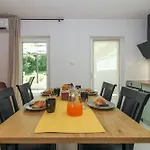 Roana In - Istrien 3*